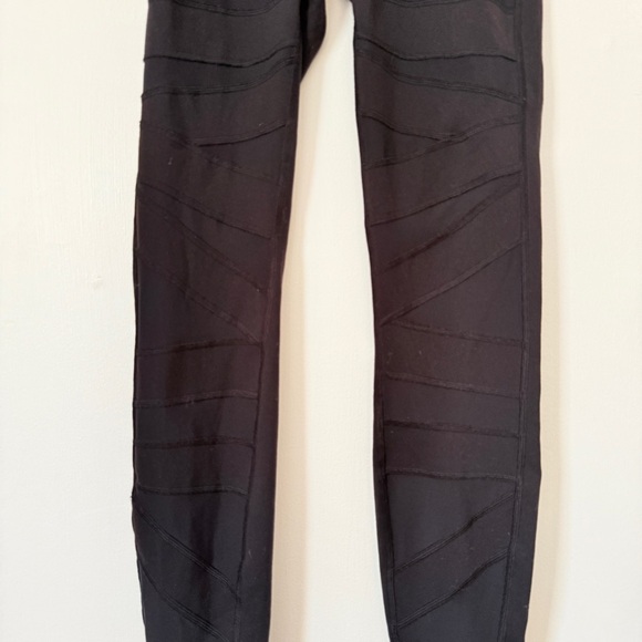 Lululemon Black High Rise Moto Panel Leggings Size 4 - Picture 5 of 5
